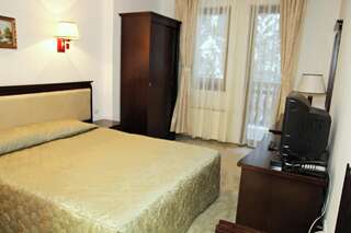 Отель MPM Family Hotel Merryan Пампорово Двухместный номер с 2 отдельными кроватями и ванной комнатой-2
